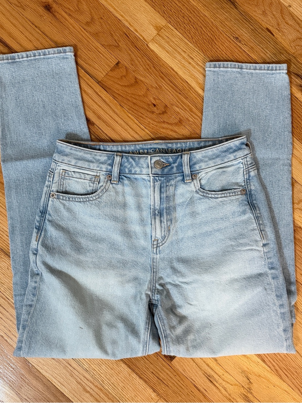 American Eagle Outfitters High-Rise Light Wash Mom Jeans
